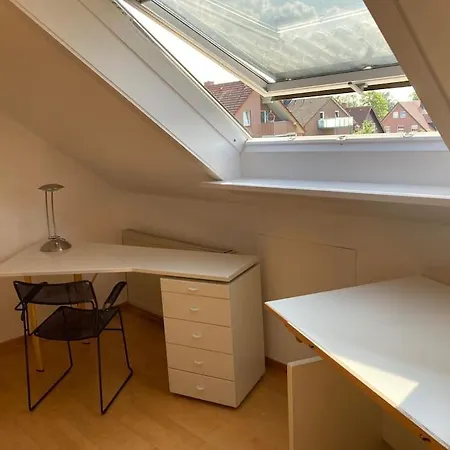 Schoenes Dachapartment - Ideal Fuer Dienstreisen Apartamento Gütersloh
